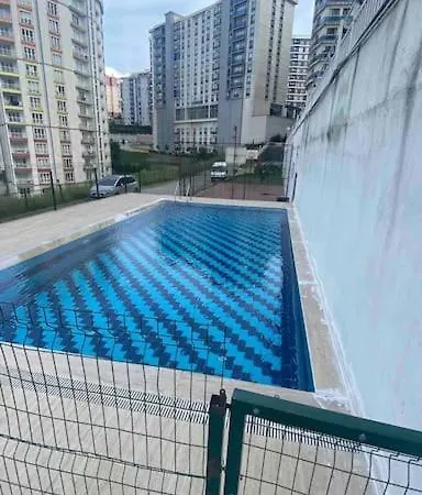 Luxury Flat , 2 Rooms, 1 Living With 2 Sofa Beds , Near Services , Near Tuyap Exhibitaion Area 伊斯坦布尔