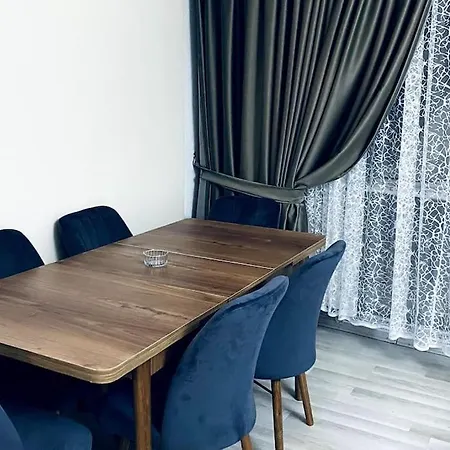 公寓 Luxury Flat , 2 Rooms, 1 Living With 2 Sofa Beds , Near Services , Near Tuyap Exhibitaion Area