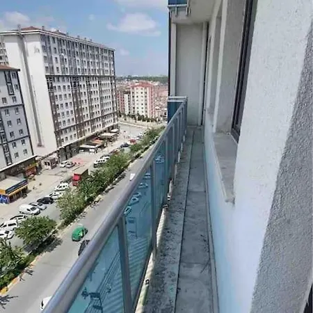 Luxury Flat , 2 Rooms, 1 Living With 2 Sofa Beds , Near Services , Near Tuyap Exhibitaion Area 公寓 伊斯坦布尔