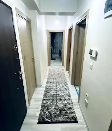Luxury Flat , 2 Rooms, 1 Living With 2 Sofa Beds , Near Services , Near Tuyap Exhibitaion Area