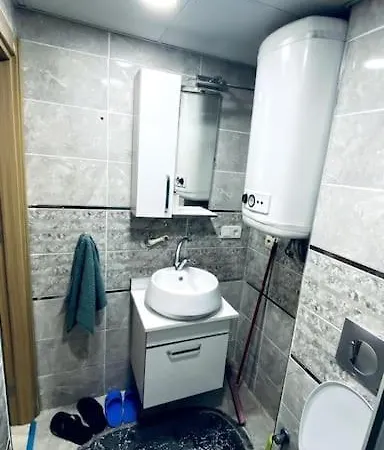 Luxury Flat , 2 Rooms, 1 Living With 2 Sofa Beds , Near Services , Near Tuyap Exhibitaion Area