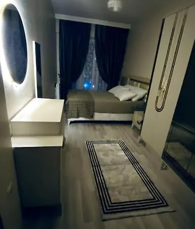 Luxury Flat , 2 Rooms, 1 Living With 2 Sofa Beds , Near Services , Near Tuyap Exhibitaion Area 公寓 *