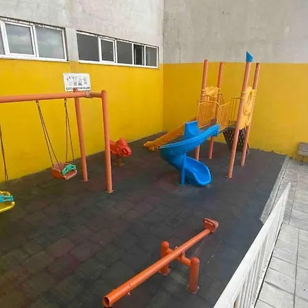 Luxury Flat , 2 Rooms, 1 Living With 2 Sofa Beds , Near Services , Near Tuyap Exhibitaion Area *