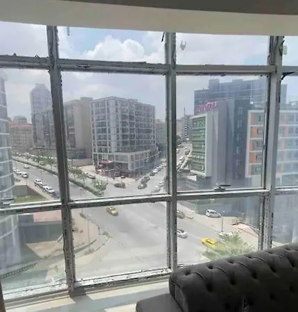 公寓 Luxury Flat , 2 Rooms, 1 Living With 2 Sofa Beds , Near Services , Near Tuyap Exhibitaion Area 伊斯坦布尔