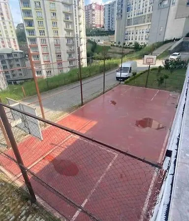 Luxury Flat , 2 Rooms, 1 Living With 2 Sofa Beds , Near Services , Near Tuyap Exhibitaion Area 公寓
